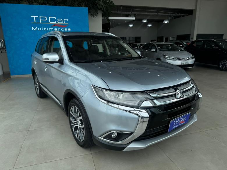 Mitsubishi - OUTLANDER COMFORT 2.0