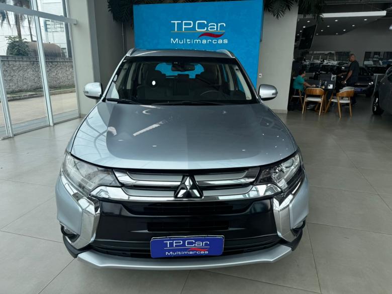 Mitsubishi - OUTLANDER COMFORT 2.0