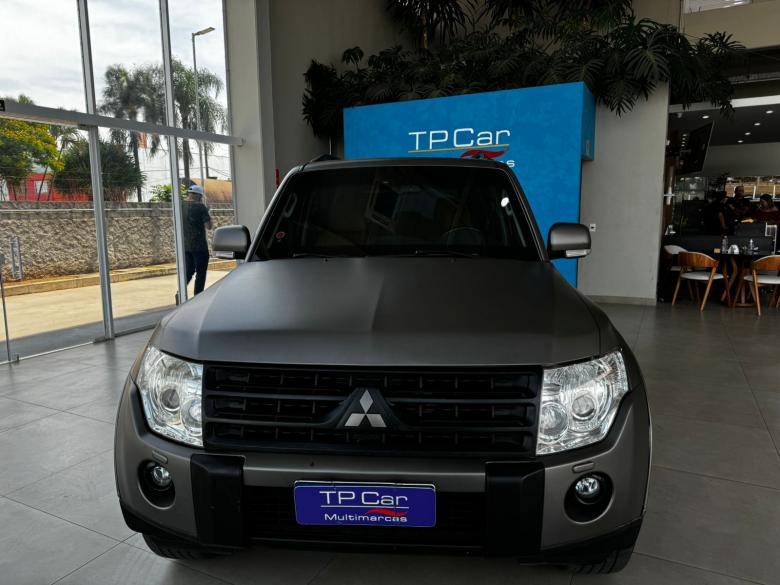 Mitsubishi - PAJERO FULL HPE