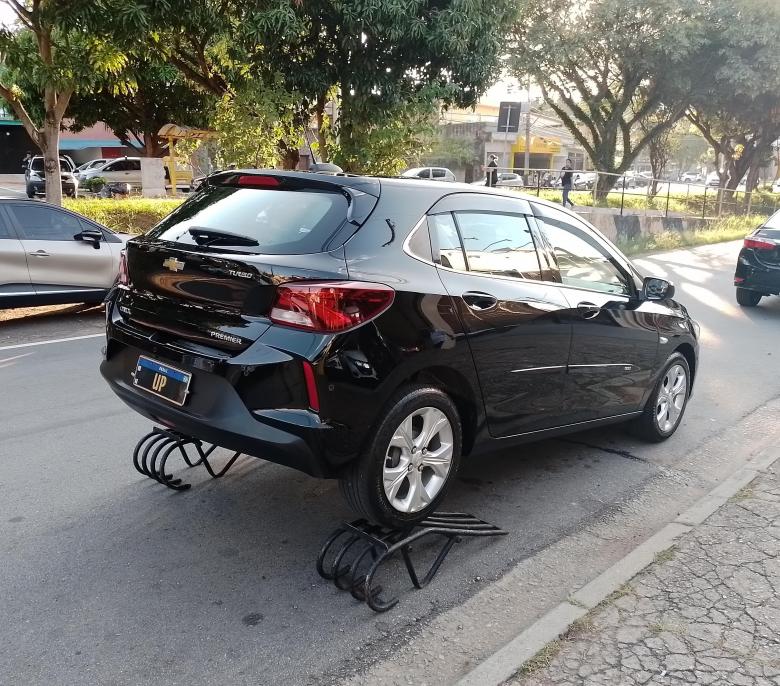 GM - Chevrolet - ONIX HATCH PREM. 1.0 12V TB Flex 5p Aut.  Gasolina