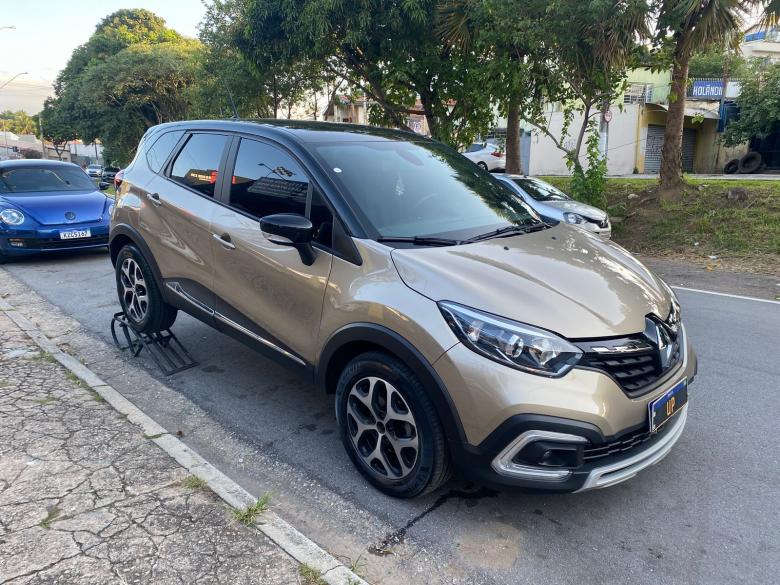 Renault - CAPTUR Intense 1.3 TB 16V Flex 5p Aut.  Gasolina