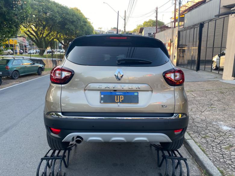 Renault - CAPTUR Intense 1.3 TB 16V Flex 5p Aut.  Gasolina