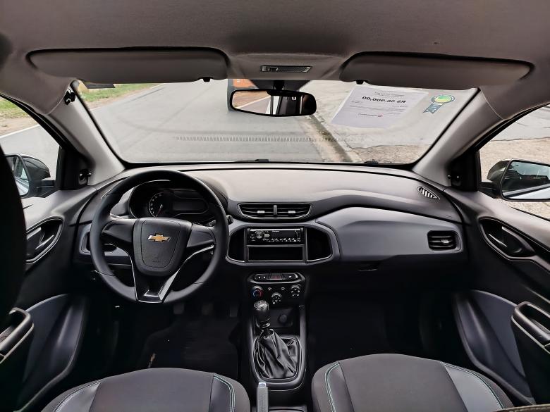 GM - Chevrolet - ONIX HATCH 1.0 12V Flex 5p Mec.  Gasolina
