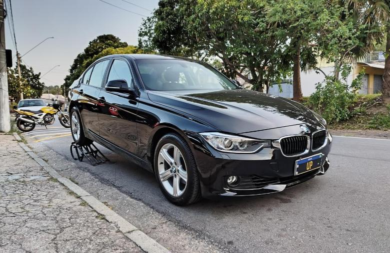 BMW - BMW 320iA 2.0 Turbo/ActiveFlex 16V/GP 4p 2013
