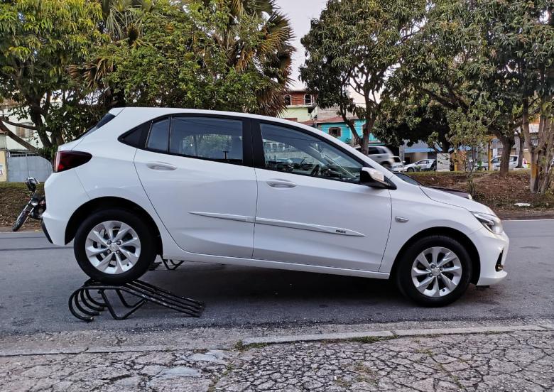 GM - Chevrolet - ONIX HATCH 1.0 12V Flex 5p Mec 