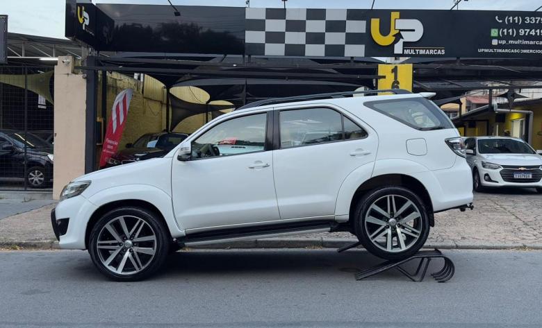 TOYOTA - Toyota/Hilux SW4 SR 4X2 2.7 Flex 16v Aut / 5 lugares