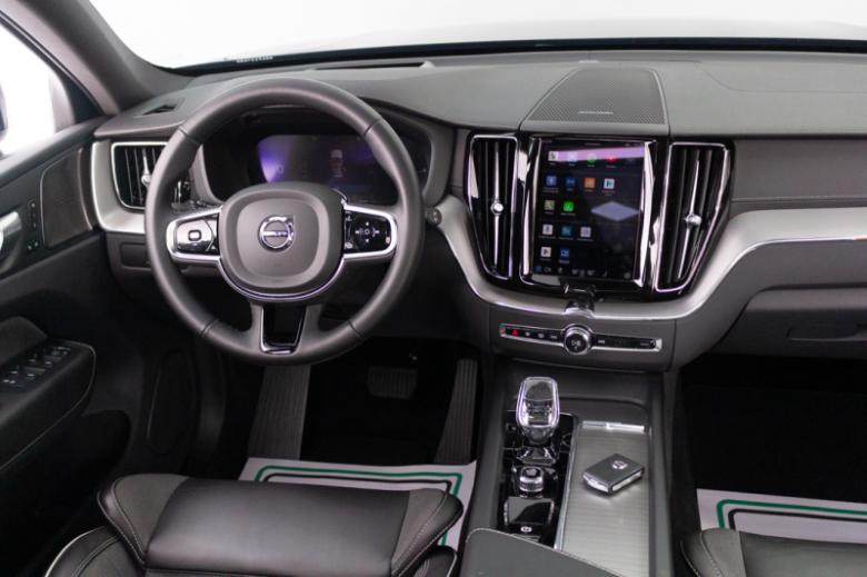 Volvo - VOLVO X60 POLESTAR ENGINEERED AWD 2023/2024 GASOLINA/HYBRID