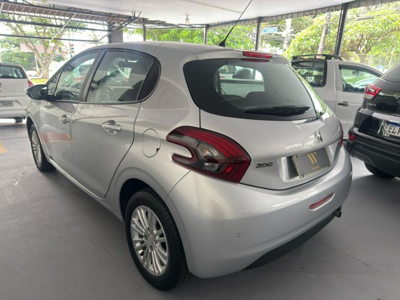 Peugeot - 208 ALLURE 1.2 MANUAL