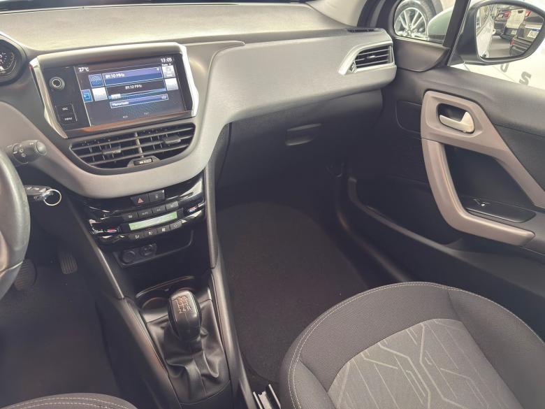 Peugeot - 208 ALLURE 1.2 MANUAL