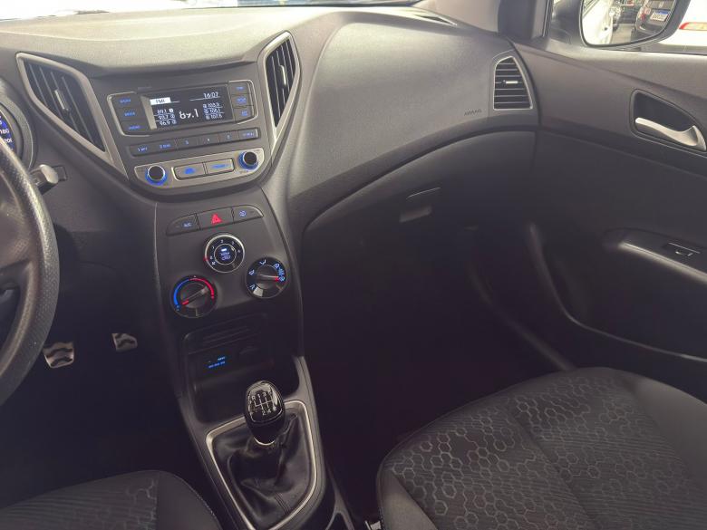 Hyundai - HB20X 1.6 16V MANUAL