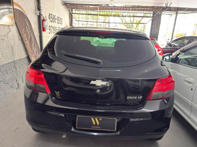 GM - Chevrolet - Onix LT 1.4 Mamual