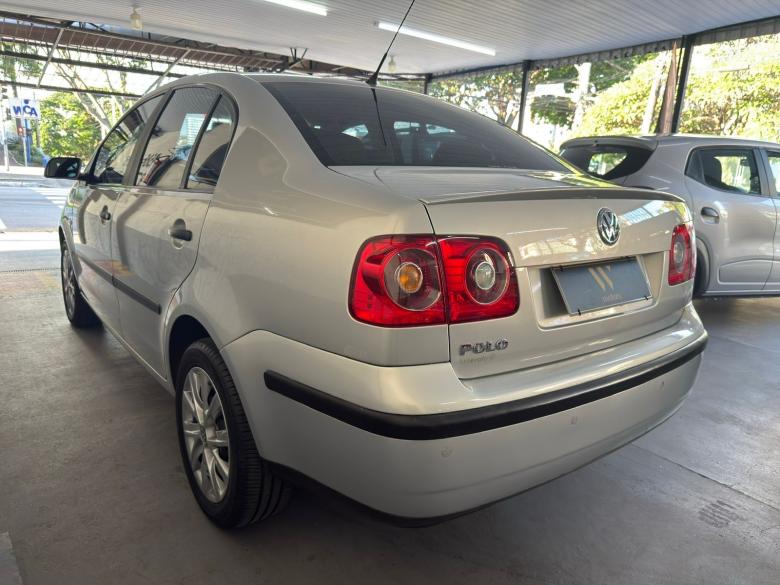 VW - VolksWagen - POLO SEDAN 1.6 Mi 