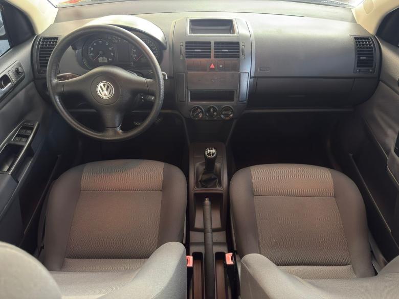 VW - VolksWagen - POLO SEDAN 1.6 Mi 