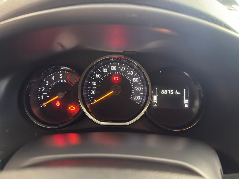 Renault - SANDERO ZEN 1.6 MANUAL