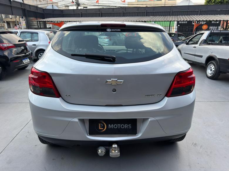 GM - Chevrolet - ONIX HATCH LT 1.4 8V FlexPower 5p Mec.