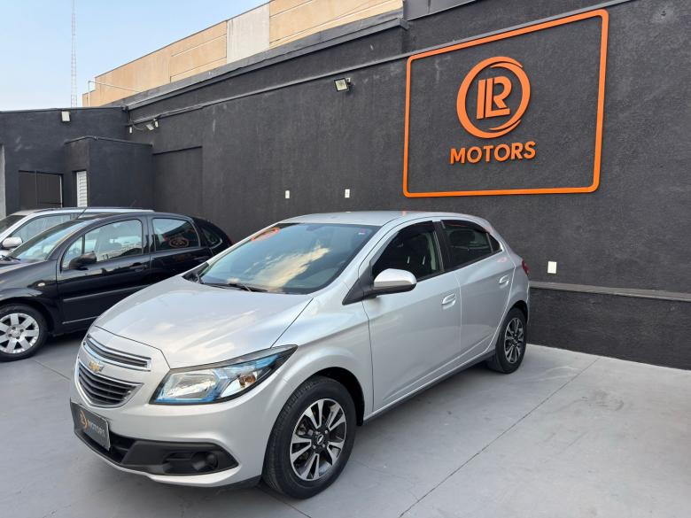 GM - Chevrolet - ONIX HATCH LT 1.4 8V FlexPower 5p Mec.