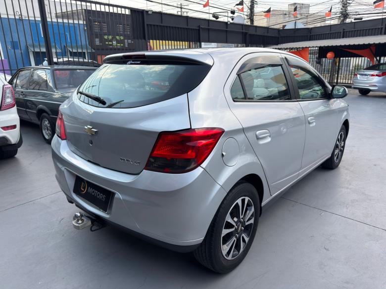 GM - Chevrolet - ONIX HATCH LT 1.4 8V FlexPower 5p Mec.