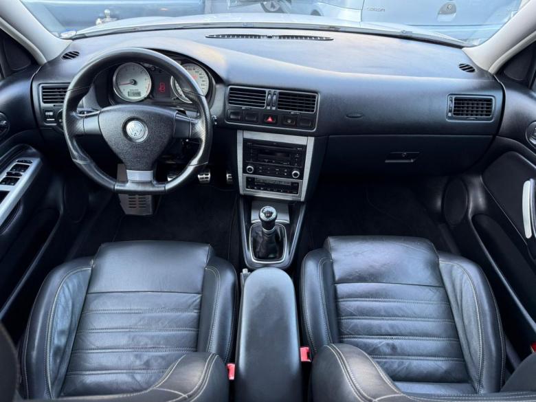 VW - VolksWagen - GOLF 1.6 SPORTLINE