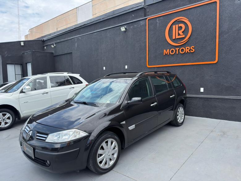 Renault - MEGANE GRAND TOUR 1.6 DYN