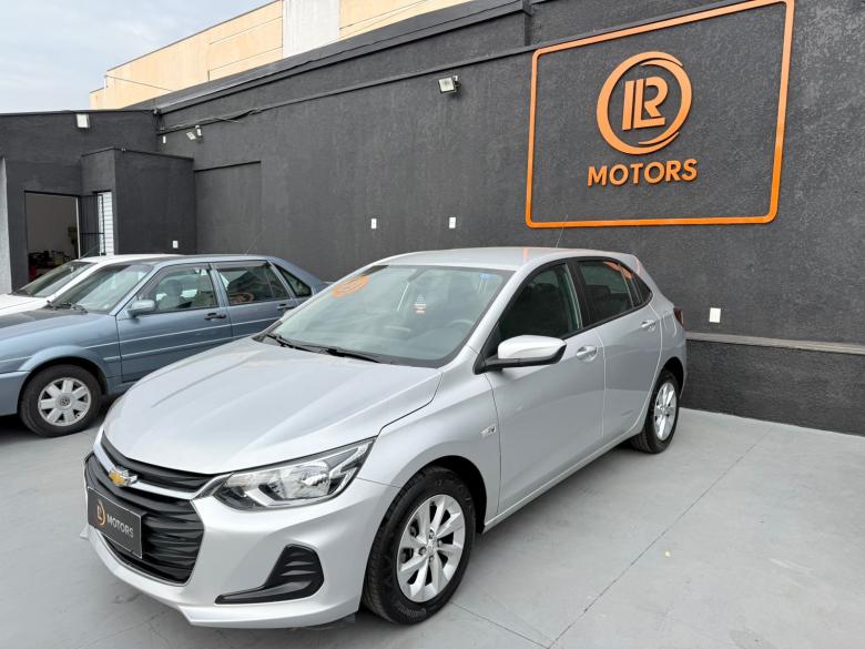 GM - Chevrolet - ONIX 1.0 LT