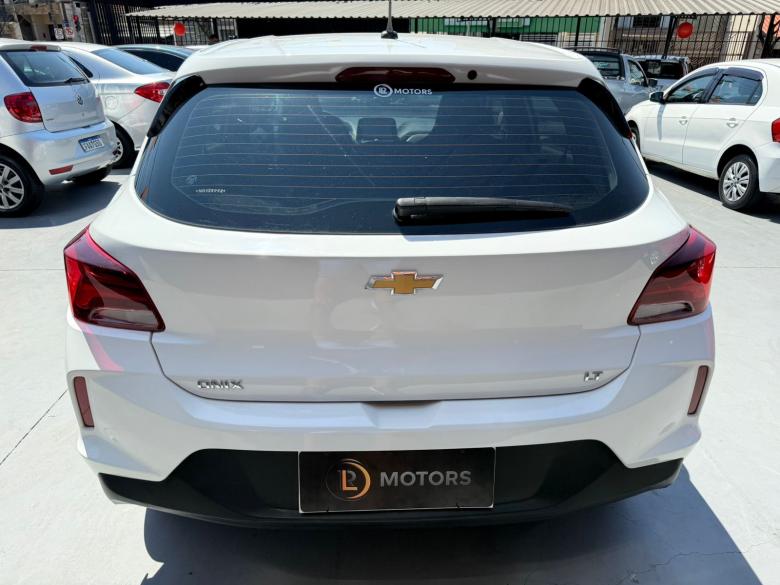 GM - Chevrolet - ONIX 1.0 LT MT