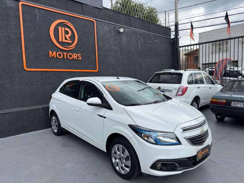 GM - Chevrolet - ONIX 1.4 LT 