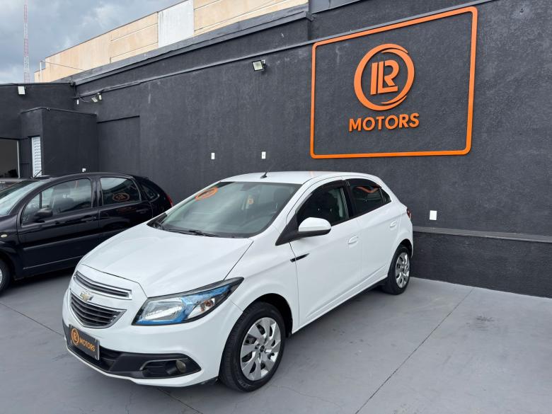 GM - Chevrolet - ONIX 1.4 LT 