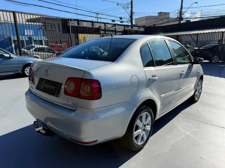 VW - VolksWagen - POLO SEDAN 2.0