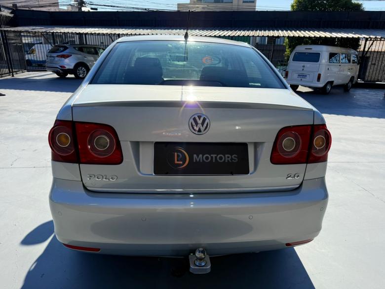 VW - VolksWagen - POLO SEDAN 2.0