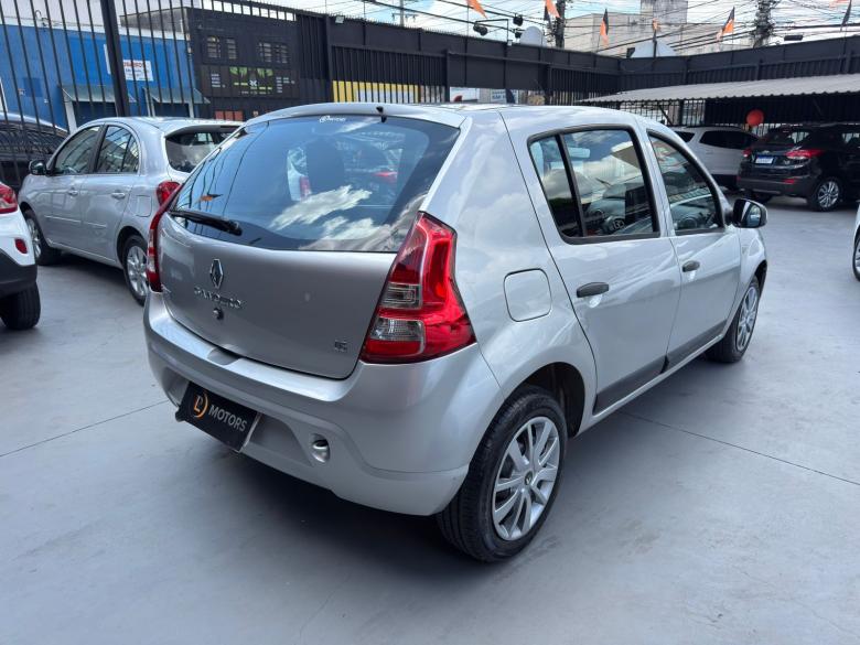 Renault - SANDERO EXP 1.6
