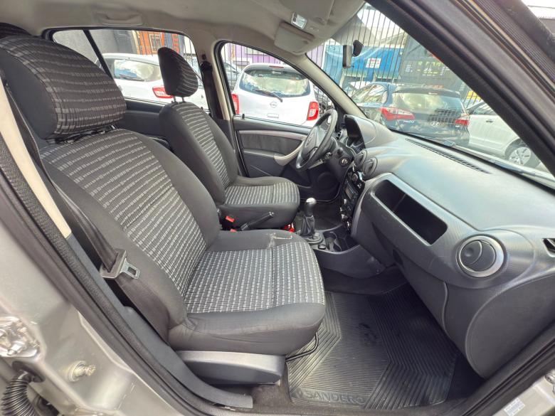 Renault - SANDERO EXP 1.6