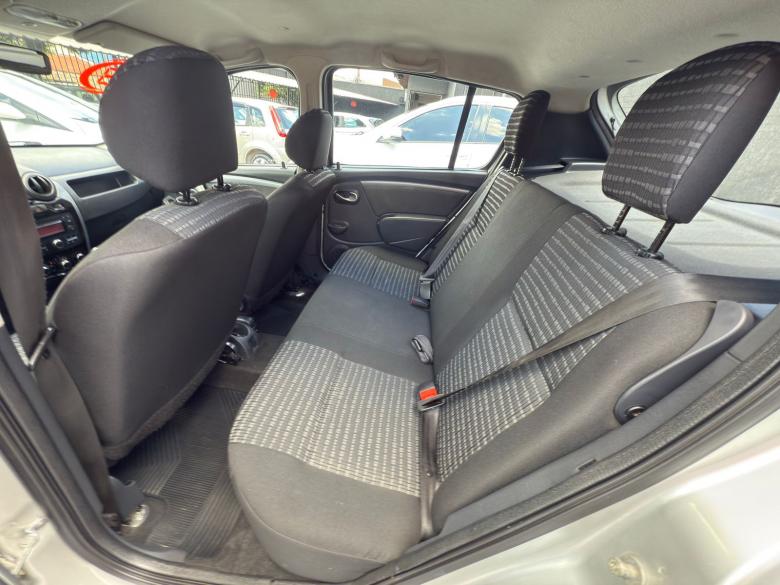 Renault - SANDERO EXP 1.6