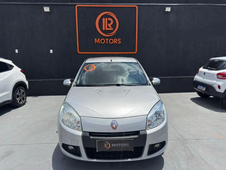 Renault - SANDERO EXP 1.6