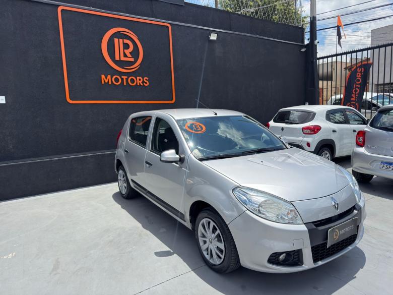 Renault - SANDERO EXP 1.6