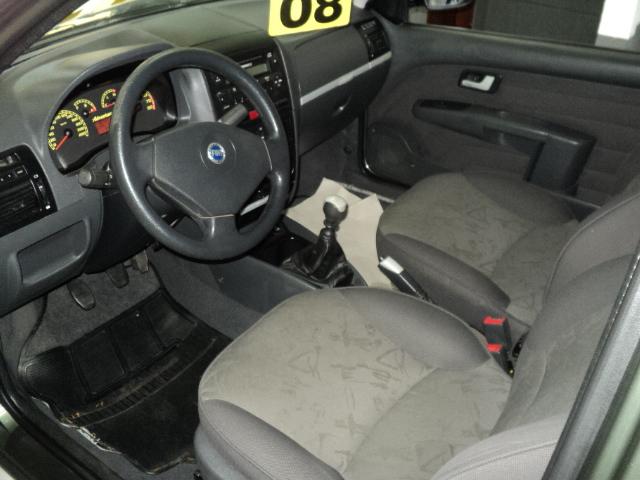 Fiat - Strada Adventure 1.8 Flex