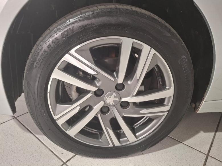 Peugeot - 208 ALLURE 1.6