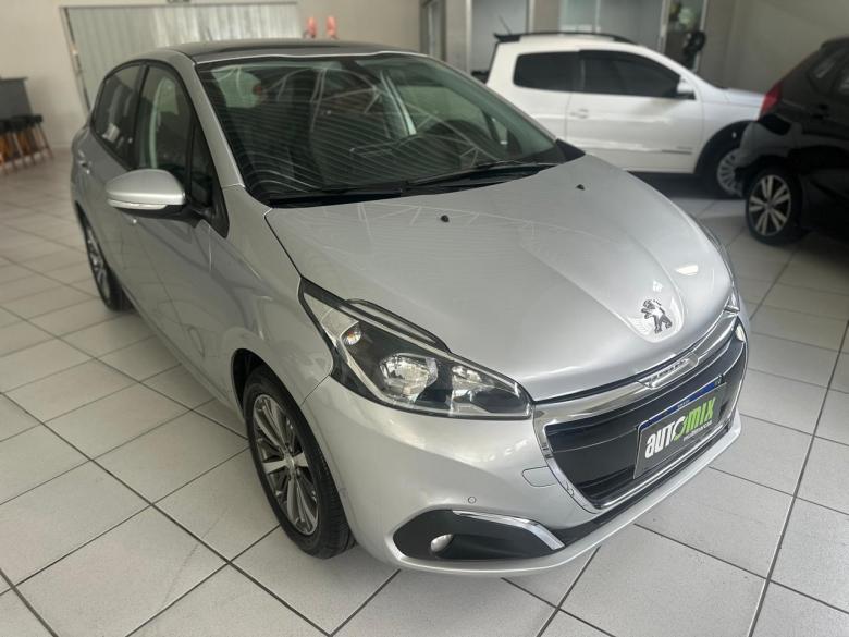 Peugeot - 208 GRIFFE AT6