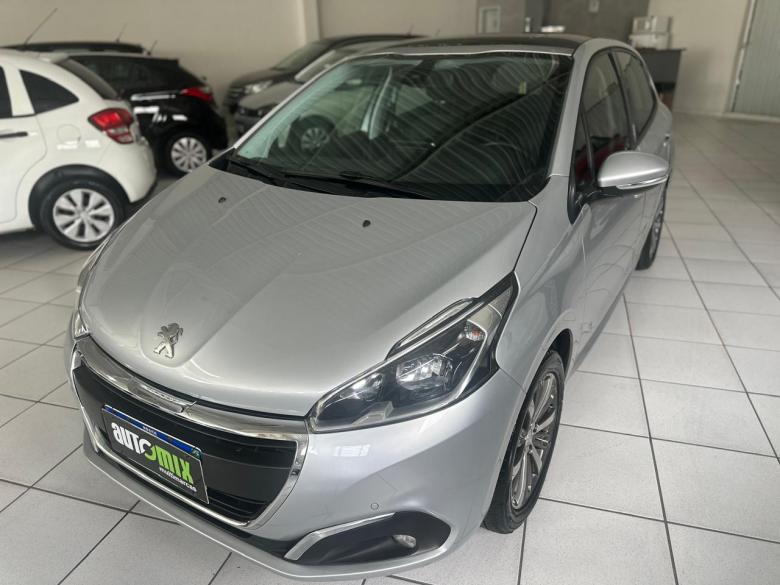 Peugeot - 208 GRIFFE AT6