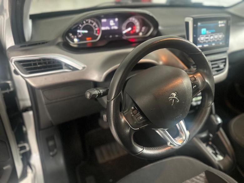 Peugeot - 208 GRIFFE AT6