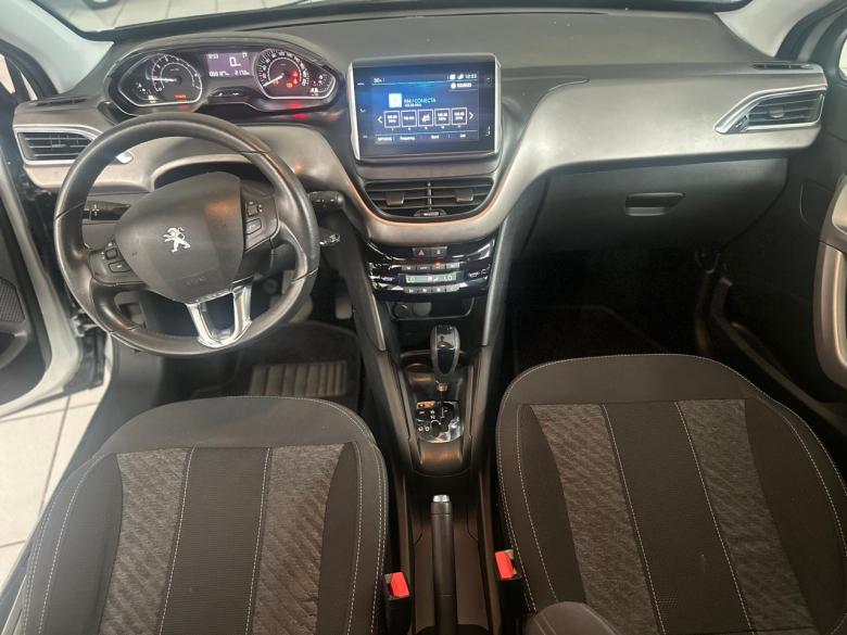 Peugeot - 208 GRIFFE AT6