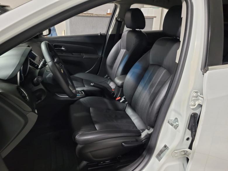 GM - Chevrolet - CRUZE SEDAN LT 1.8