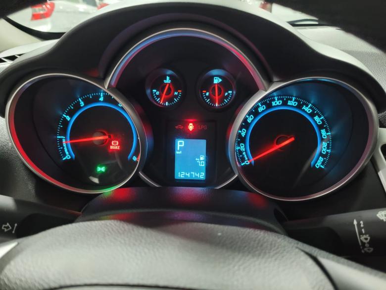 GM - Chevrolet - CRUZE SEDAN LT 1.8