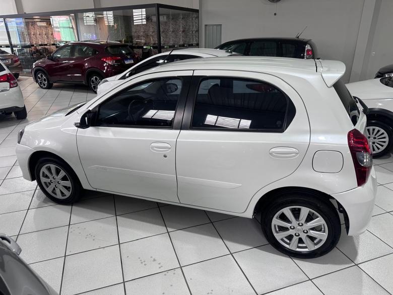 Toyota - ETIOS HATCH 1.5 X PLUS AUT.