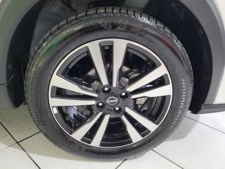 Nissan - KICKS EXCLUSIVE 1.6