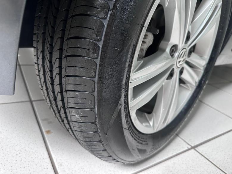 VW - VolksWagen - POLO COMFORTLINE 1.0 TSI AUT.