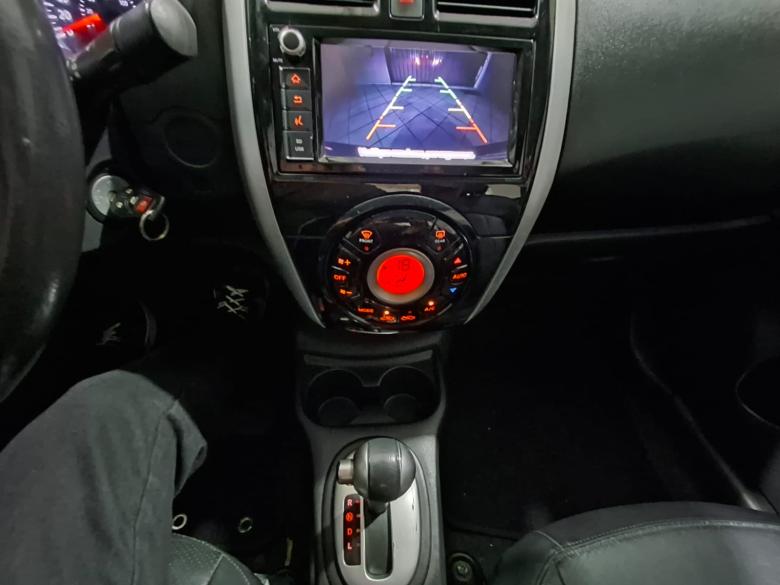 Nissan - VERSA 1.6 SL CVT AUTOMATICO