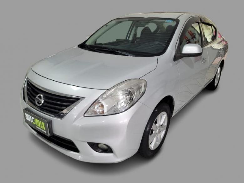 Nissan - VERSA SL 1.6
